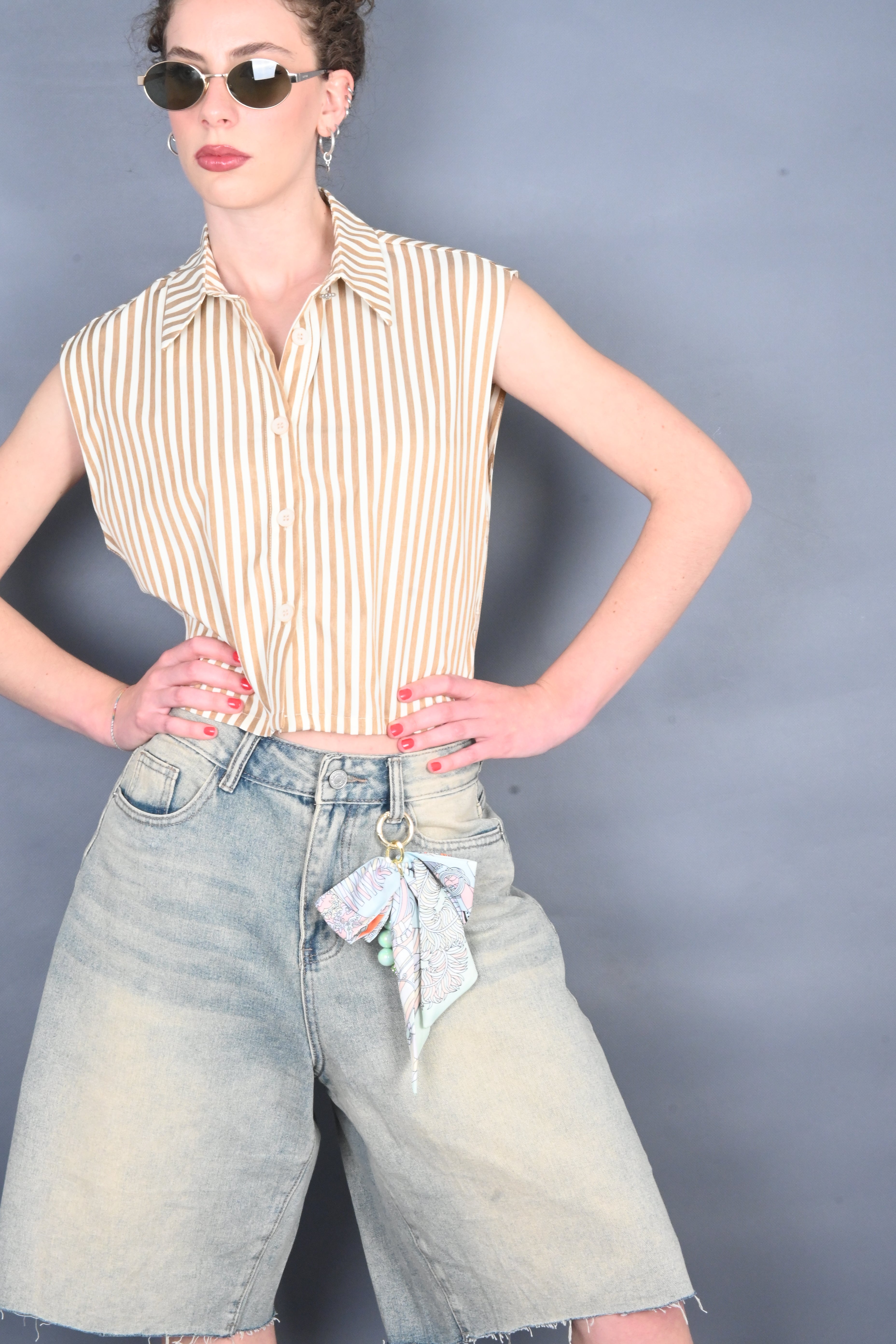 Bermuda jeans sabbiato con fiocco