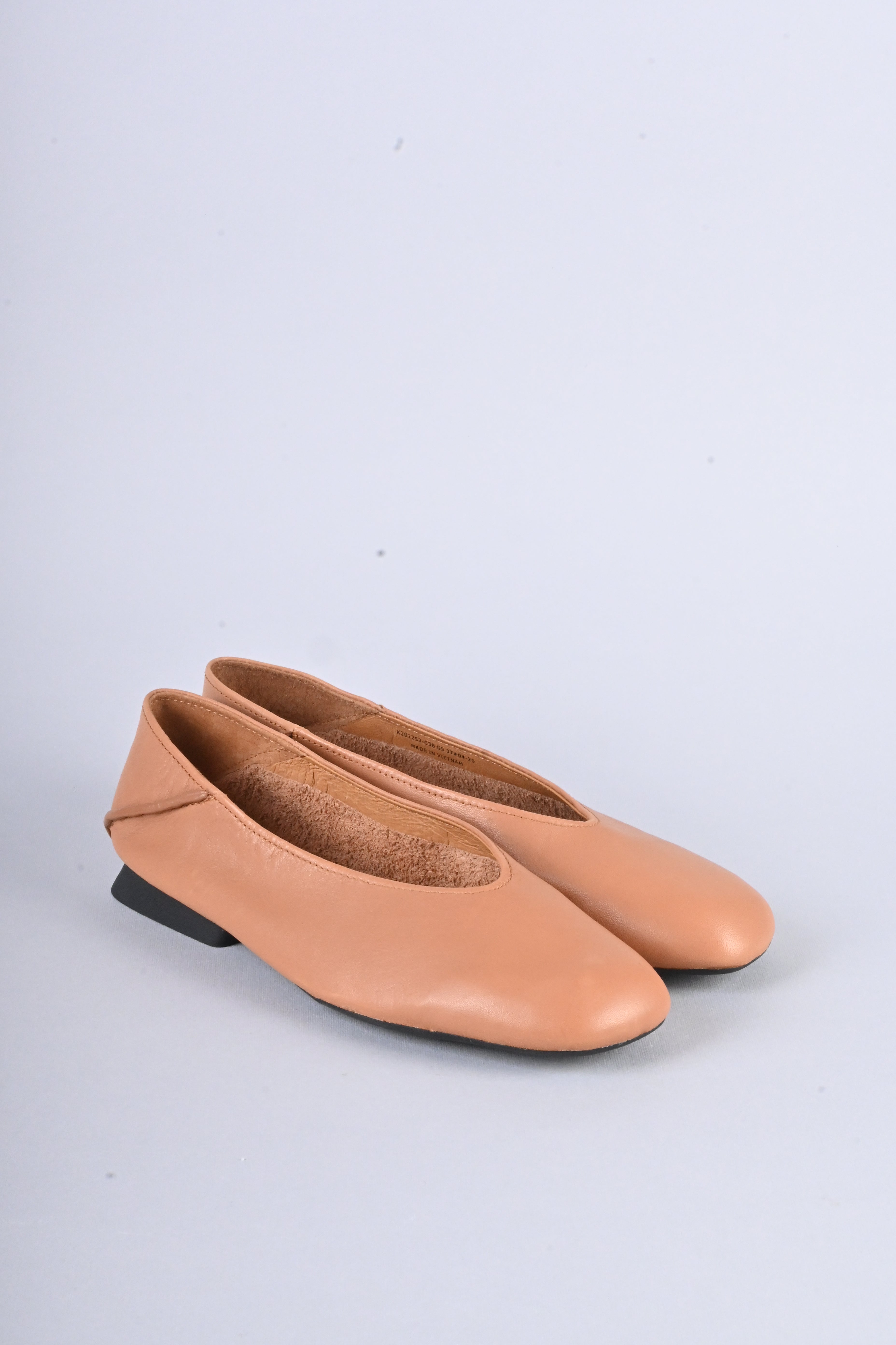 CASIMIRA NUDE camper