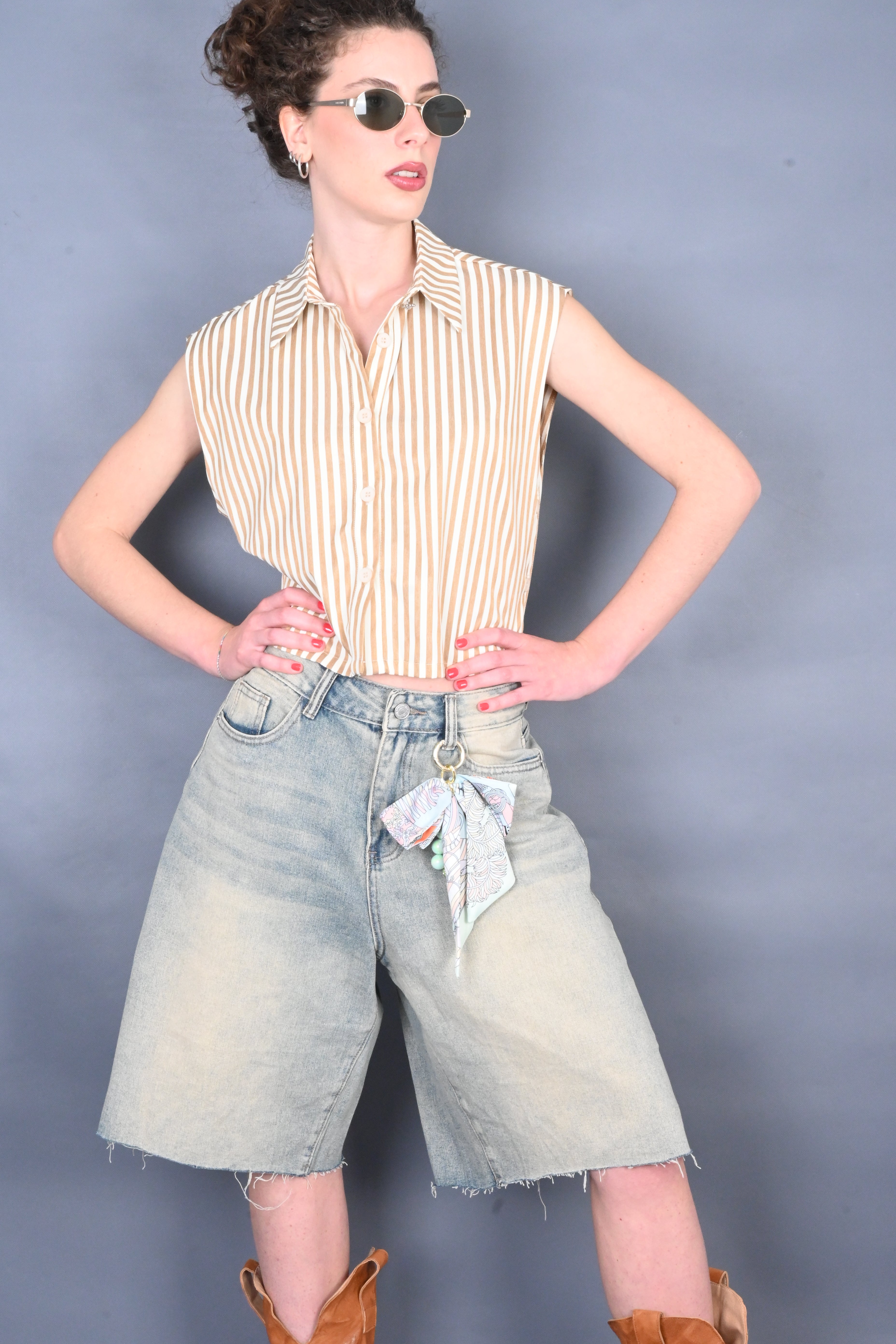 Bermuda jeans sabbiato con fiocco