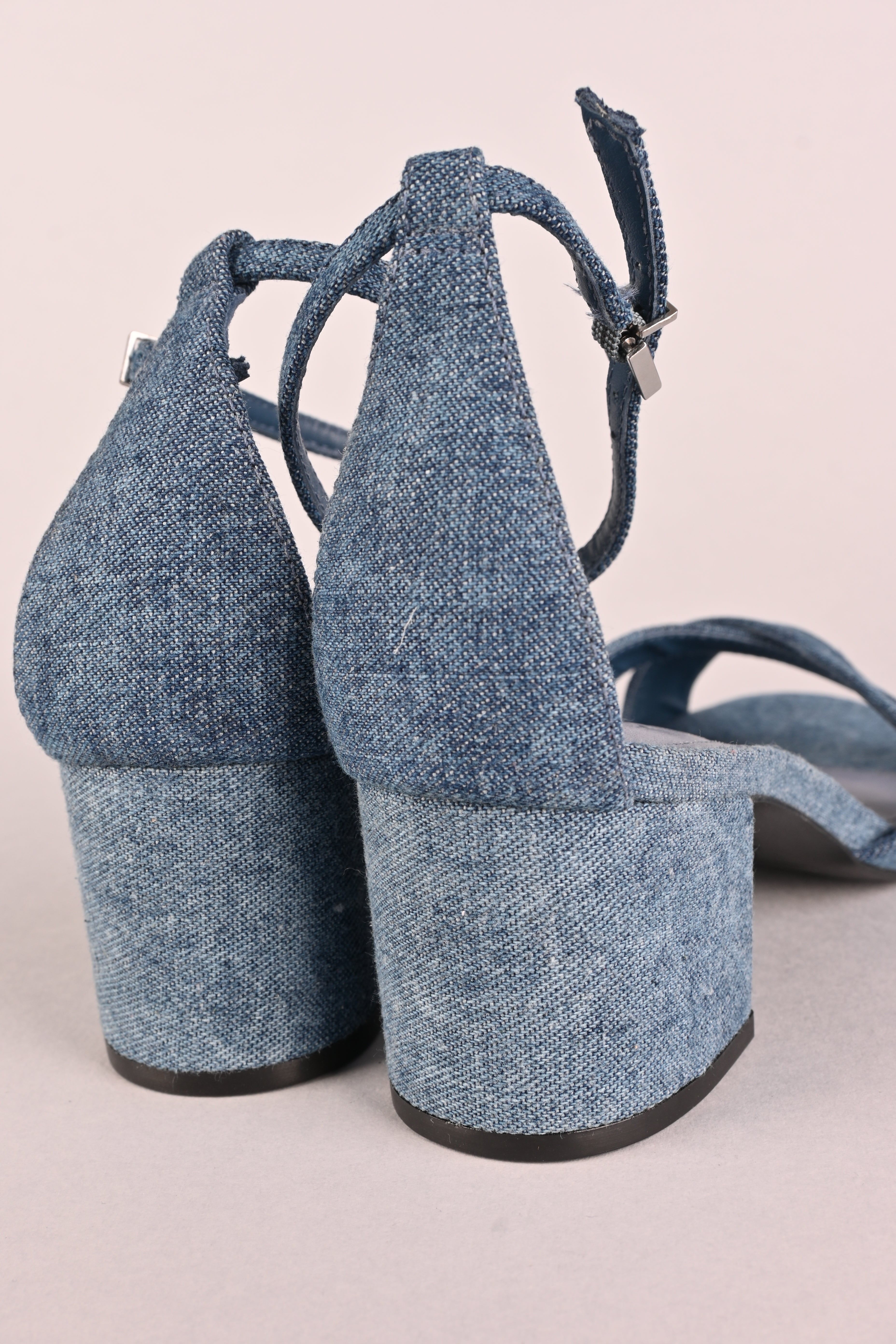 Sandalo jeans tacco basso